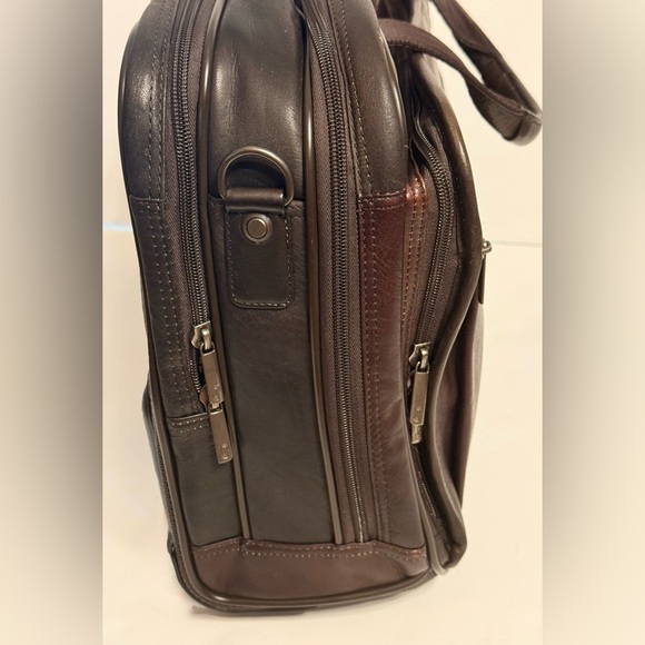 Solo New York Leather Briefcase Computer Roller Bag Style D529-3 Brown W Strap - Picture 4 of 16